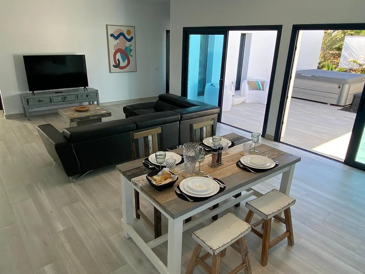 Casa Sora, Agradable Villa Con Banera Hidromasaje Lajares 0*,  Spain