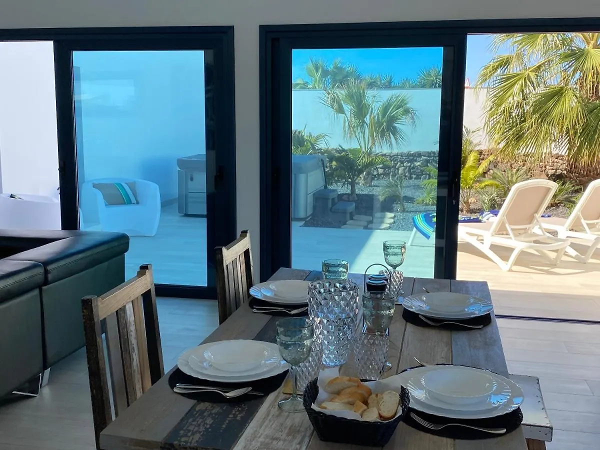 Casa Sora, Agradable Villa Con Banera Hidromasaje Lajares 0*,  Spain